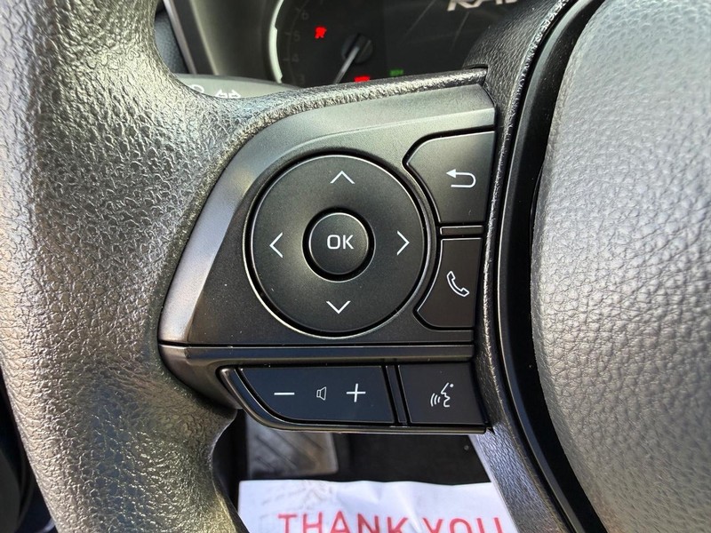 Toyota RAV4 Vehicle Image 12