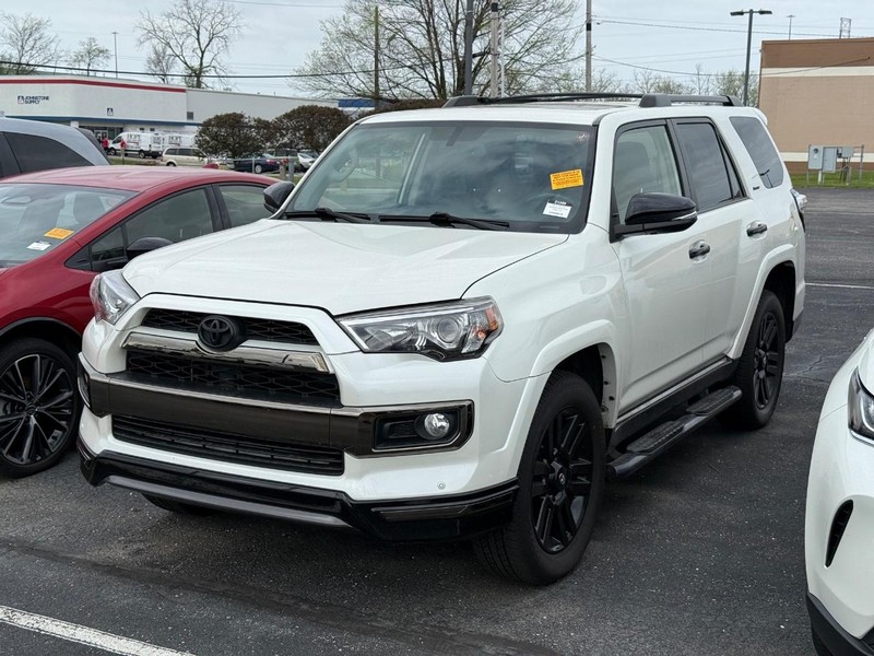 Toyota 4Runner Vehicle Image 02