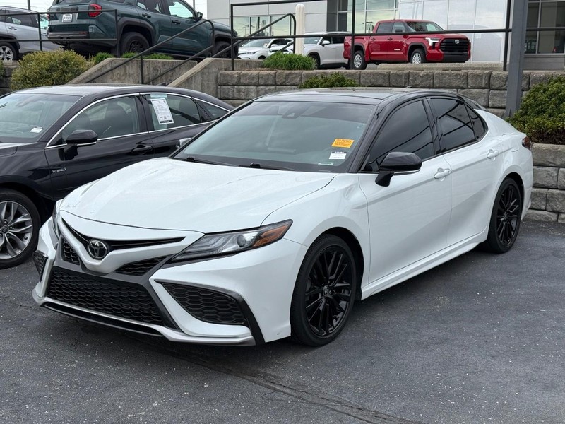 Toyota Camry Vehicle Image 02