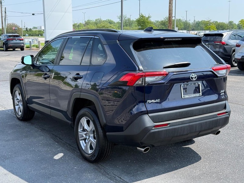 Toyota RAV4 Vehicle Image 05