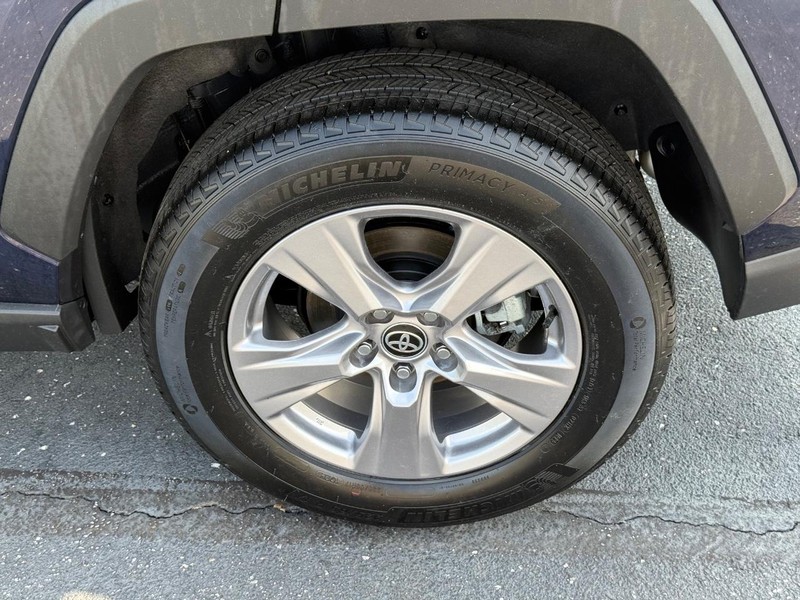 Toyota RAV4 Vehicle Image 06