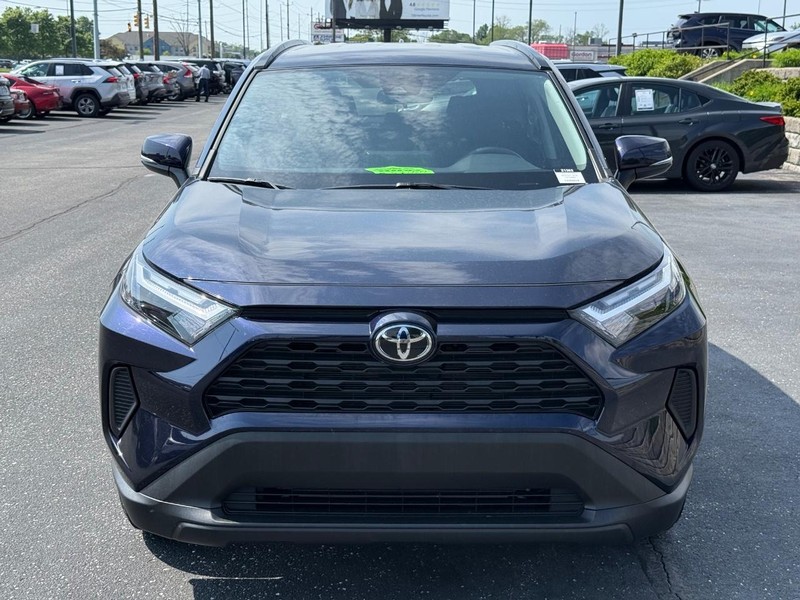 Toyota RAV4 Vehicle Image 09