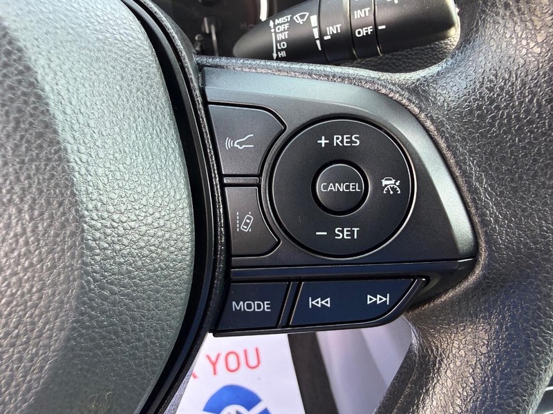 Toyota RAV4 Vehicle Image 14