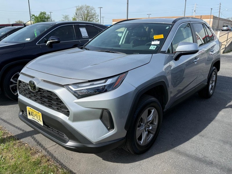 Toyota RAV4 Vehicle Image 02