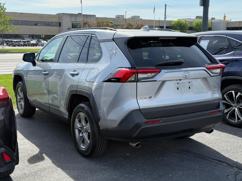 Toyota RAV4 Vehicle Image 03