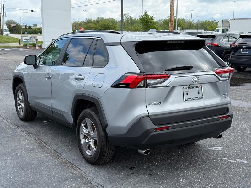 Toyota RAV4 Vehicle Image 05