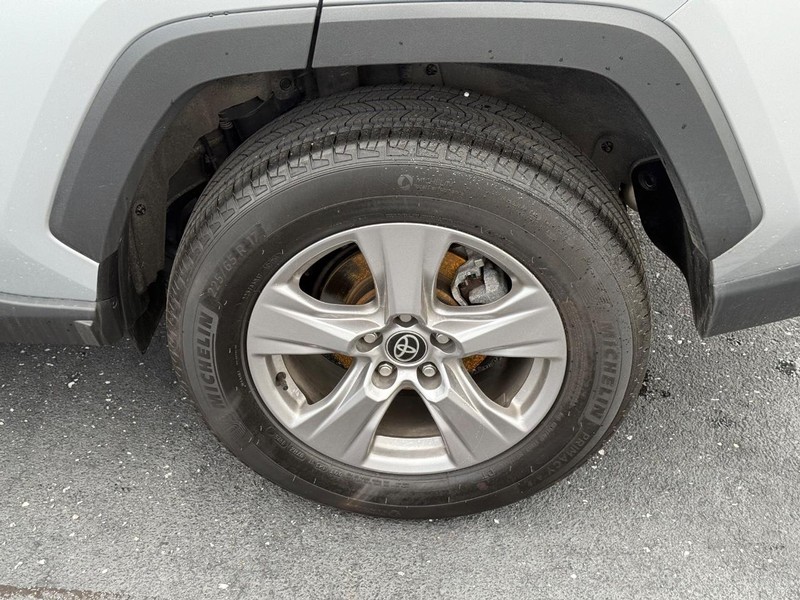 Toyota RAV4 Vehicle Image 06