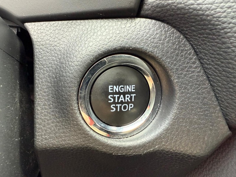 Toyota RAV4 Vehicle Image 15