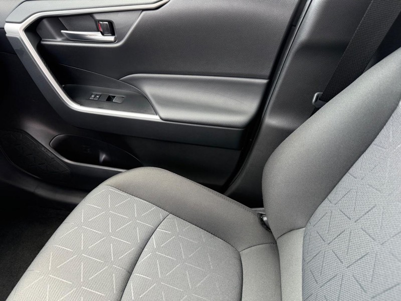 Toyota RAV4 Vehicle Image 20
