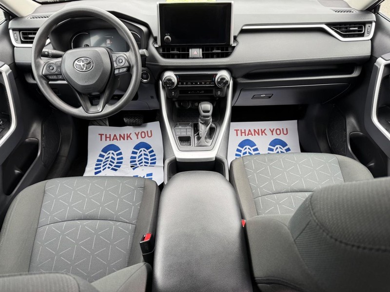 Toyota RAV4 Vehicle Image 11