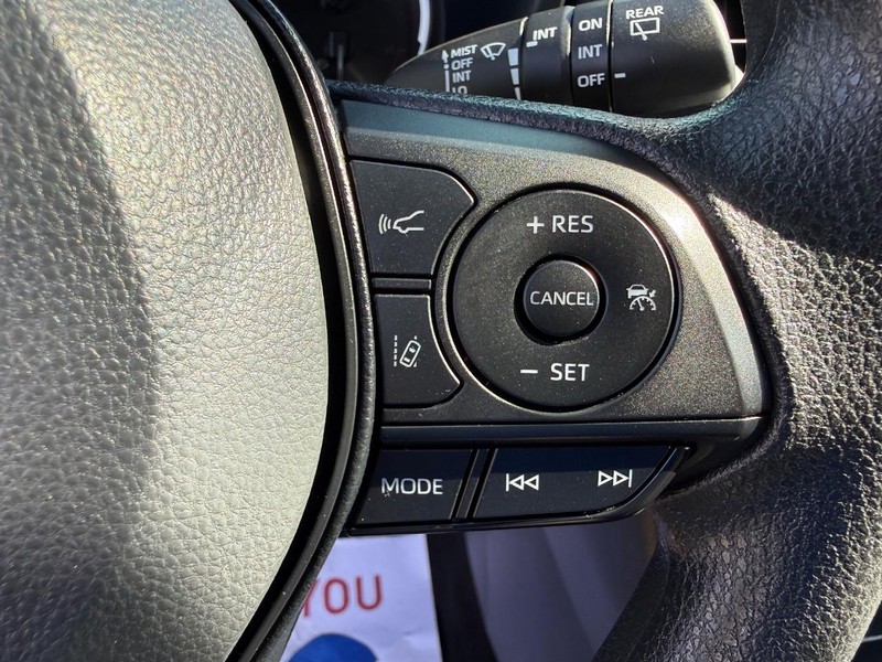 Toyota RAV4 Vehicle Image 14