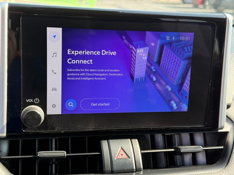 Toyota RAV4 Vehicle Image 16
