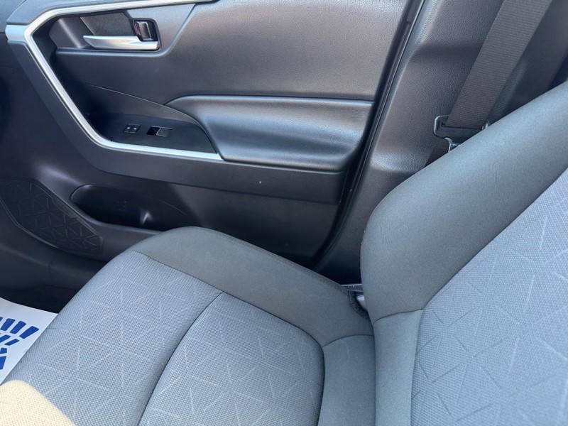Toyota RAV4 Vehicle Image 20