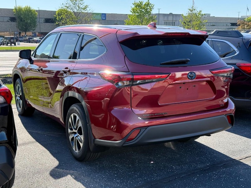 Toyota Highlander Vehicle Image 03