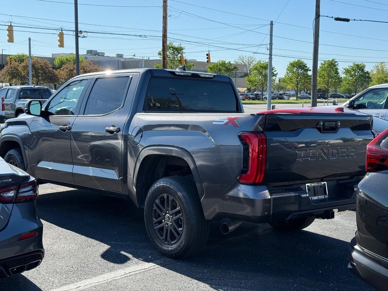 Toyota Tundra 4WD Vehicle Image 03