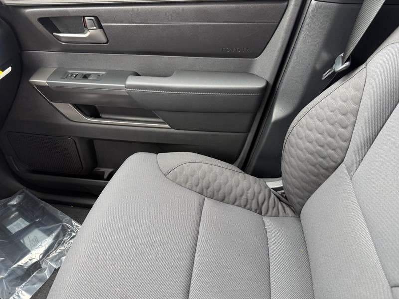 Toyota Tundra 4WD Vehicle Image 13