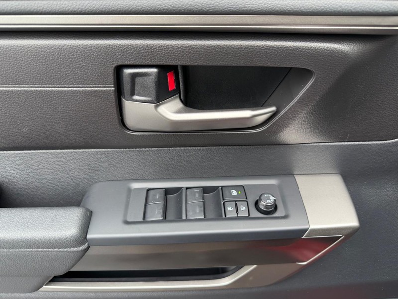 Toyota Tundra 4WD Vehicle Image 16
