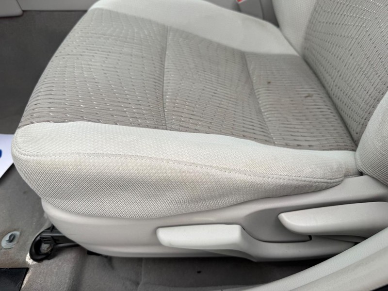 Toyota Camry Hybrid Vehicle Image 21