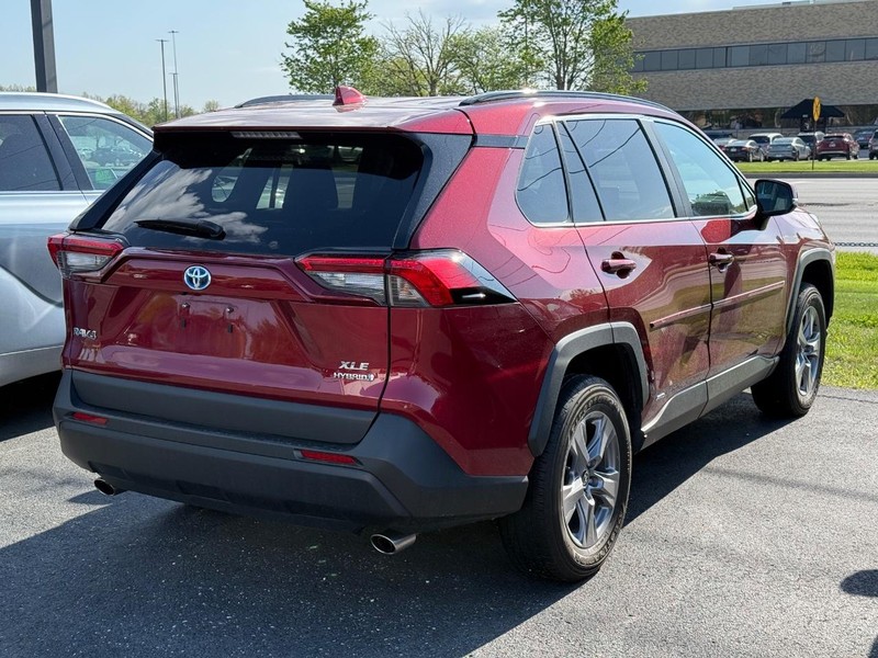 Toyota RAV4 Vehicle Image 04