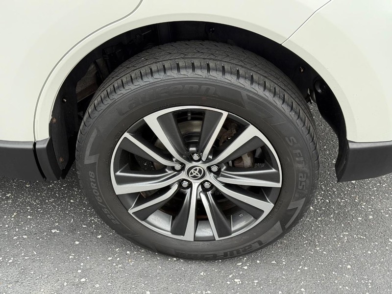 Toyota Venza Vehicle Image 06