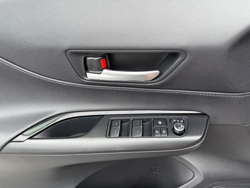 Toyota Venza Vehicle Image 24