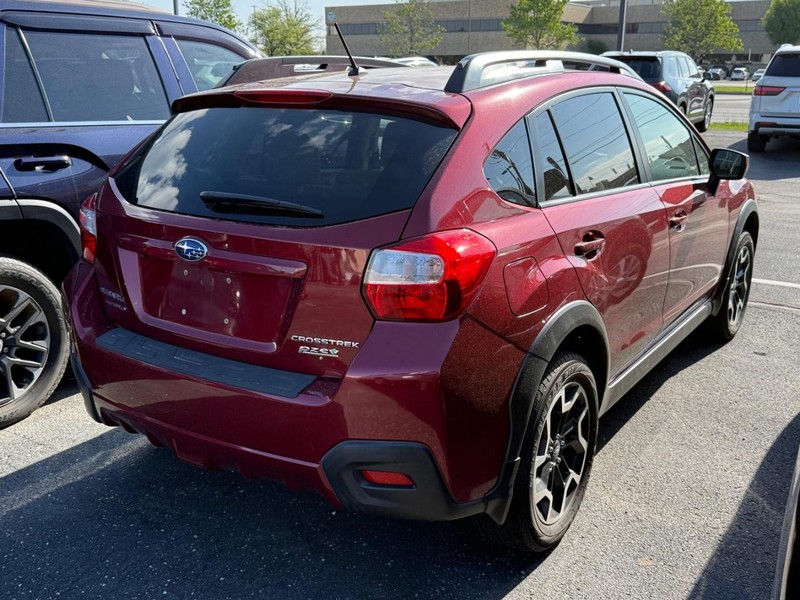 Subaru Crosstrek Vehicle Image 04
