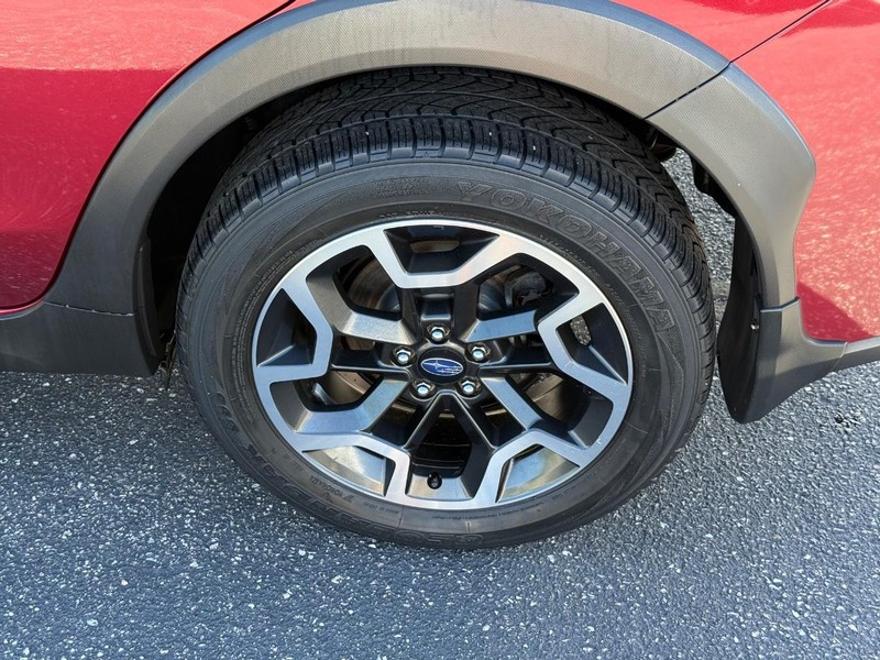 Subaru Crosstrek Vehicle Full-screen Gallery Image 06