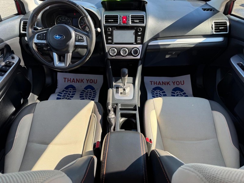 Subaru Crosstrek Vehicle Full-screen Gallery Image 12