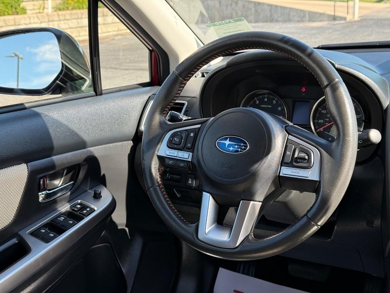 Subaru Crosstrek Vehicle Full-screen Gallery Image 13