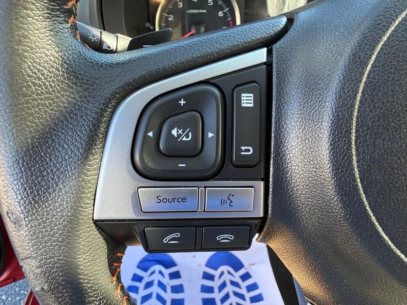 Subaru Crosstrek Vehicle Full-screen Gallery Image 14