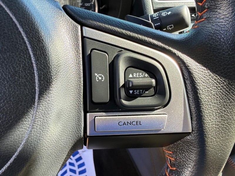 Subaru Crosstrek Vehicle Full-screen Gallery Image 15