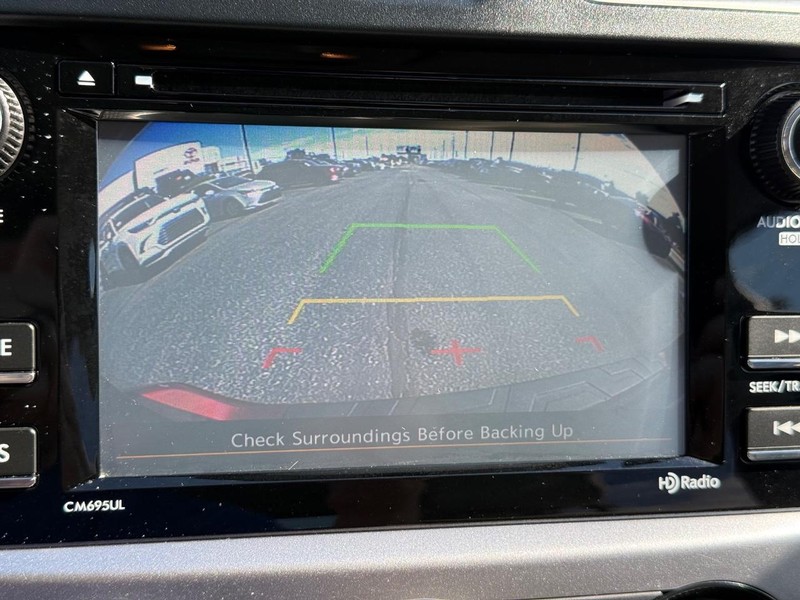 Subaru Crosstrek Vehicle Full-screen Gallery Image 18