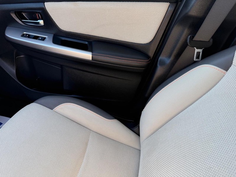 Subaru Crosstrek Vehicle Full-screen Gallery Image 20
