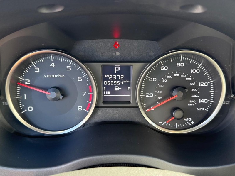 Subaru Crosstrek Vehicle Full-screen Gallery Image 22
