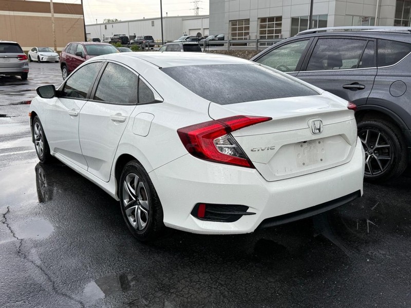 Honda Civic Sedan Vehicle Image 03