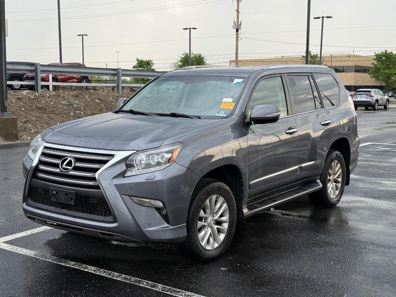 Lexus GX Vehicle Image 02