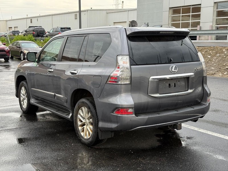Lexus GX Vehicle Image 03