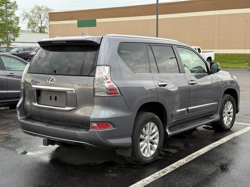 Lexus GX Vehicle Image 04
