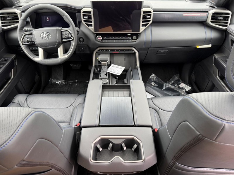 Toyota Tundra 4WD Vehicle Image 06