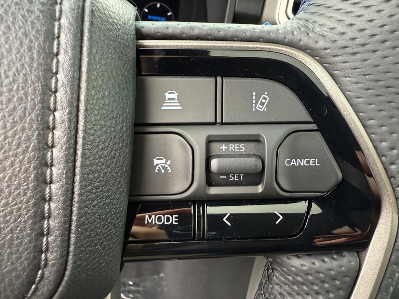 Toyota Tundra 4WD Vehicle Image 09