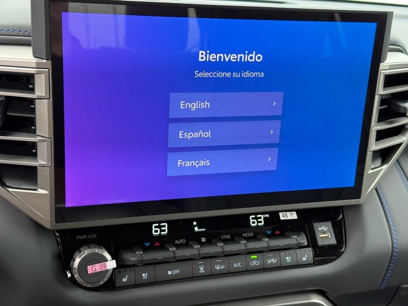 Toyota Tundra 4WD Vehicle Image 12