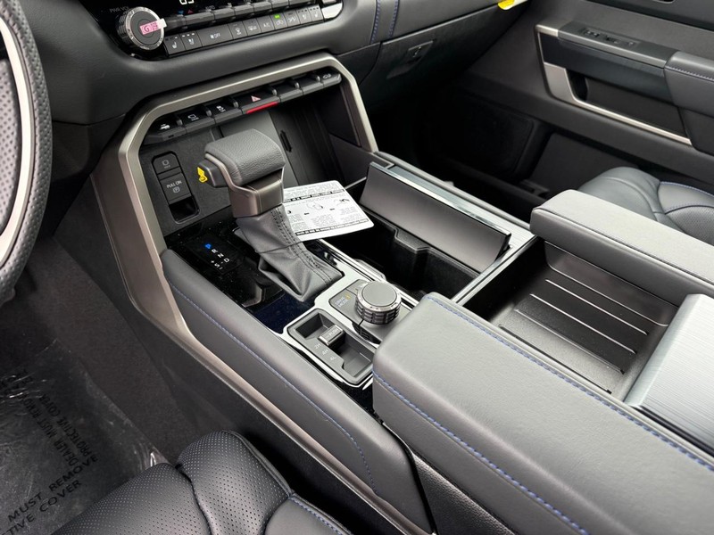 Toyota Tundra 4WD Vehicle Image 14