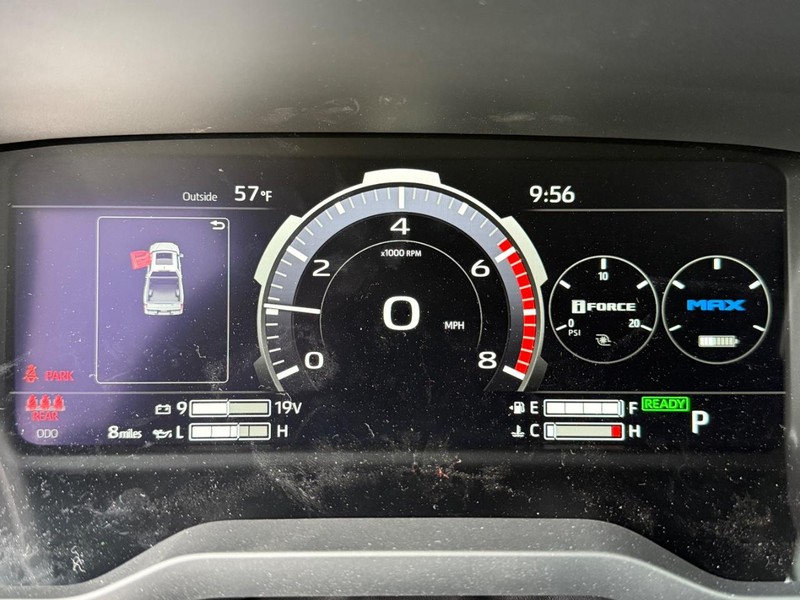 Toyota Tundra 4WD Vehicle Image 17