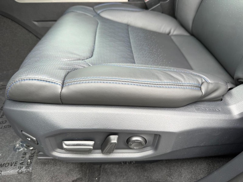 Toyota Tundra 4WD Vehicle Image 20
