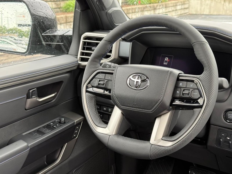 Toyota Tundra 4WD Vehicle Image 07