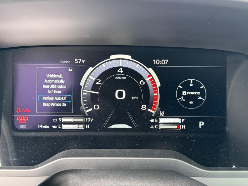 Toyota Tundra 4WD Vehicle Image 17