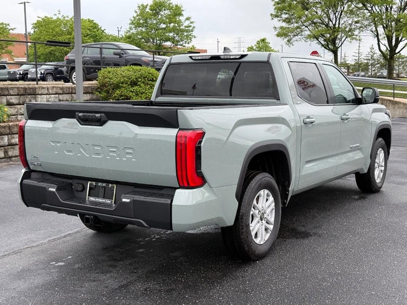 Toyota Tundra 4WD Vehicle Image 03