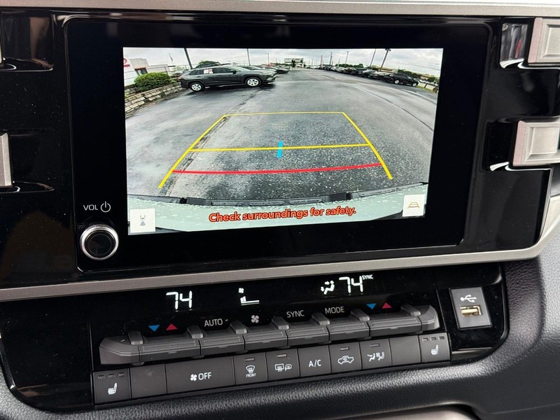 Toyota Tundra 4WD Vehicle Image 12