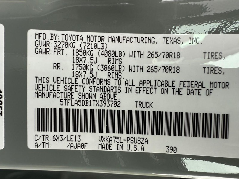 Toyota Tundra 4WD Vehicle Image 19