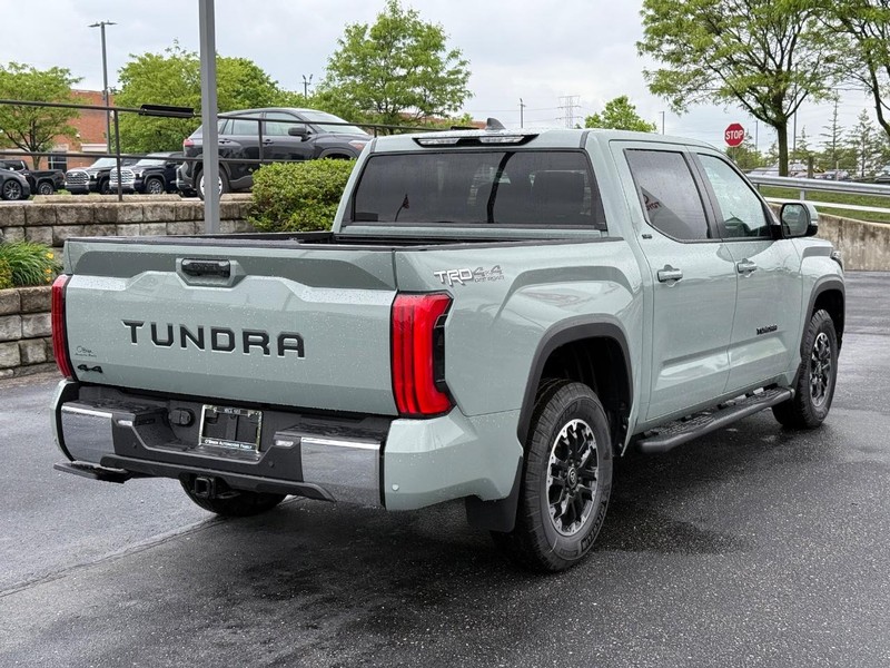 Toyota Tundra 4WD Vehicle Image 03